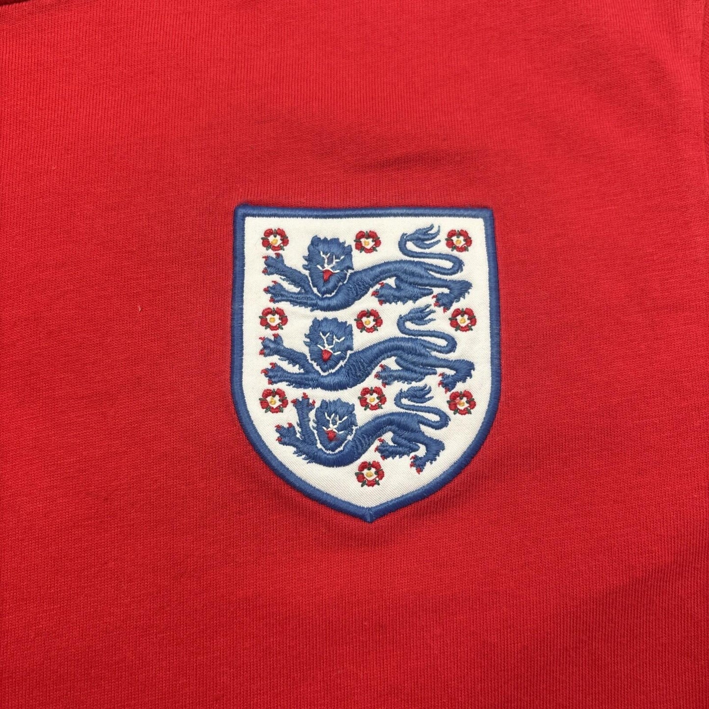 Red England Umbro Embroidered Football T-shirt | Size: L