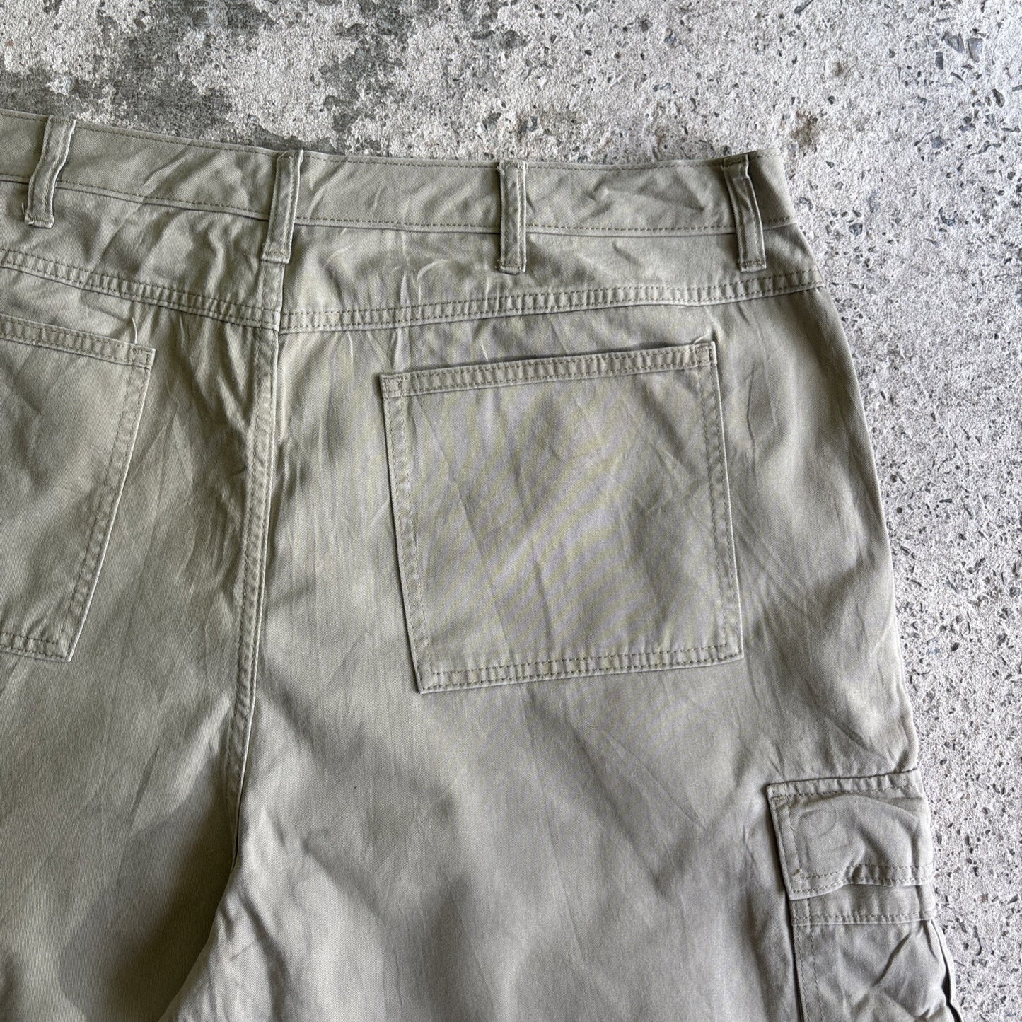 Khaki Green Wrangler Cotton Cargo Shorts | W40"