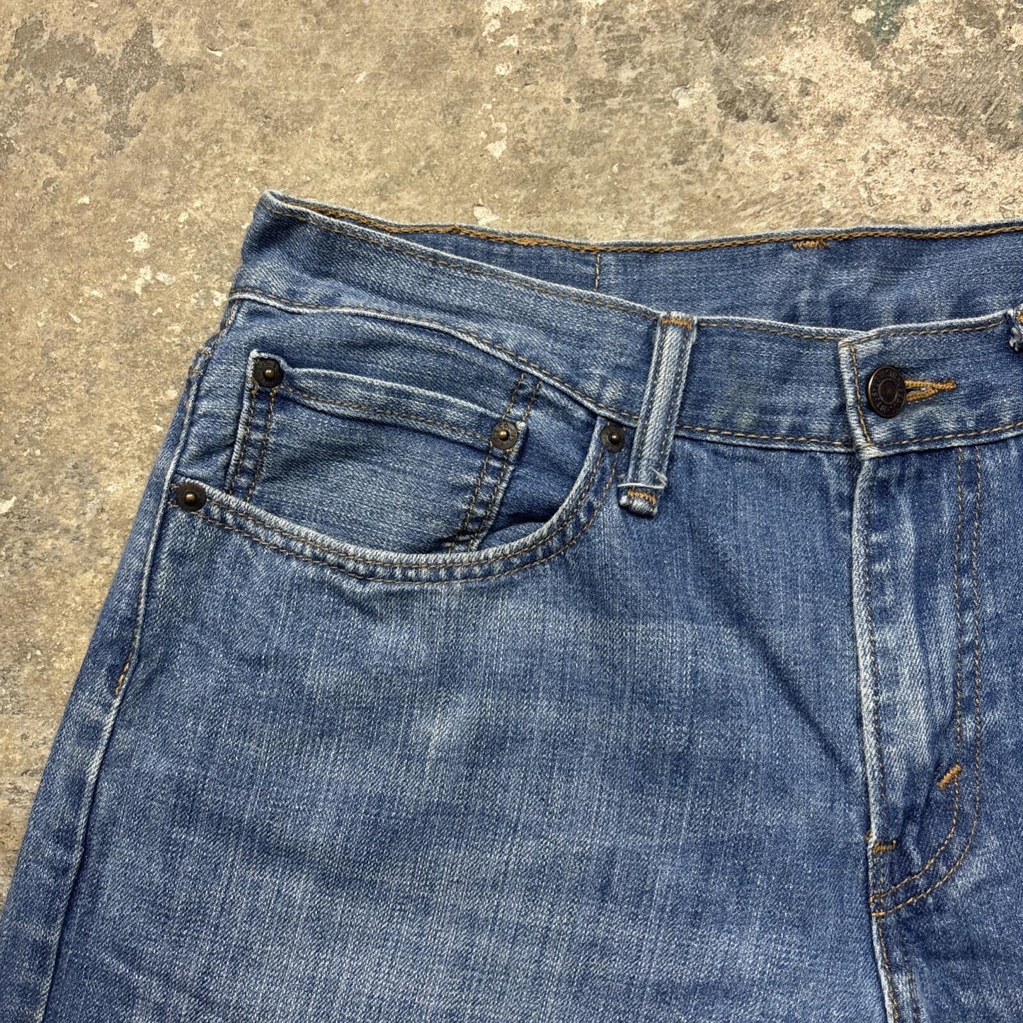 Blue Denim Levi’s Cut Off Jean Shorts | W32"