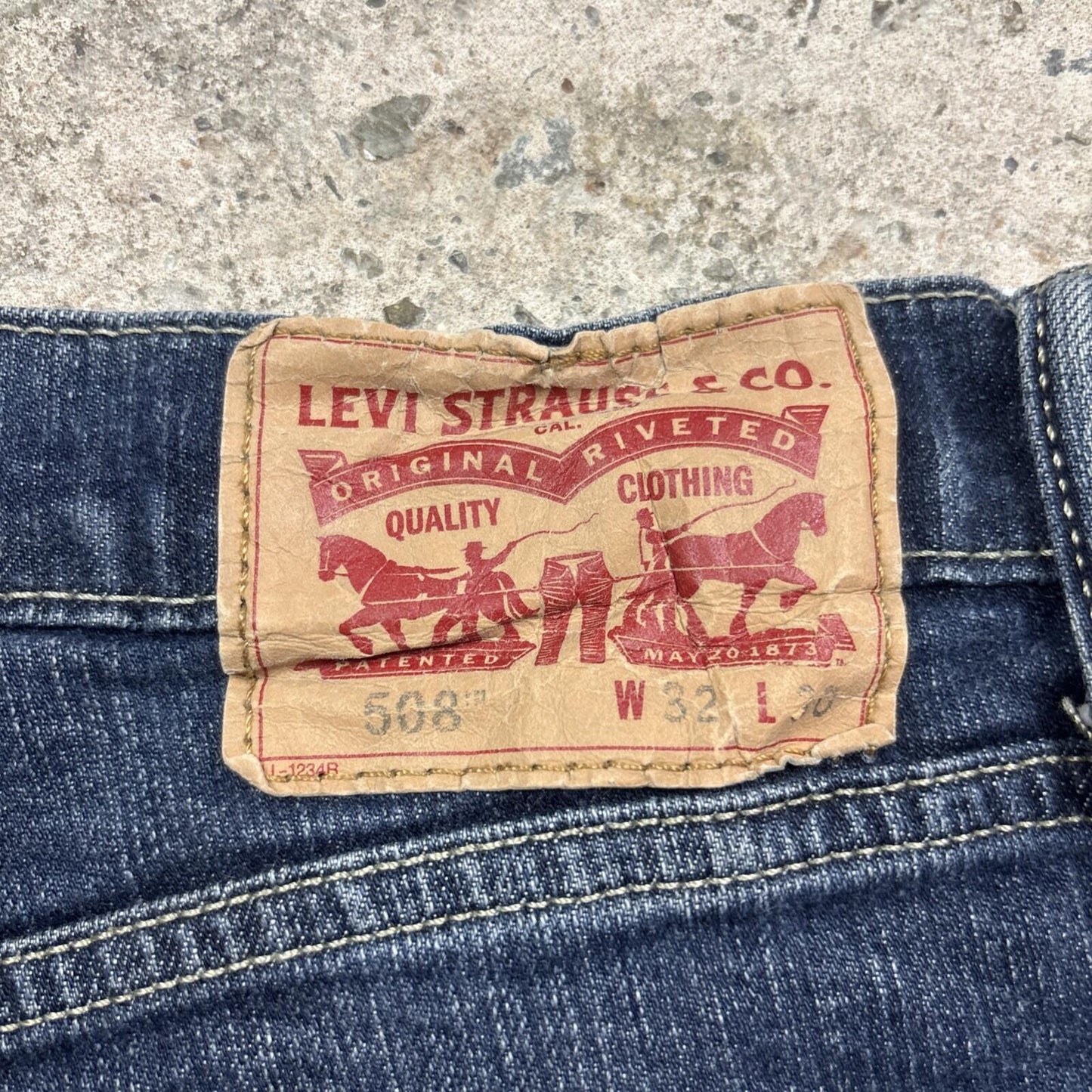 Blue Textured Women’s Levi’s 508 Denim Jean Shorts | W32"