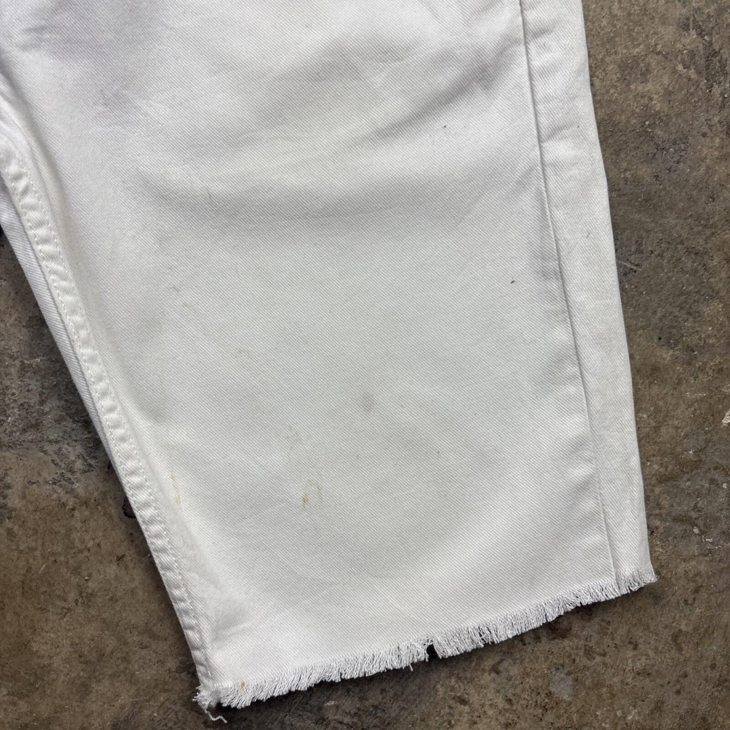 White Levi’s 511 Men’s Cut Off Shorts | W32