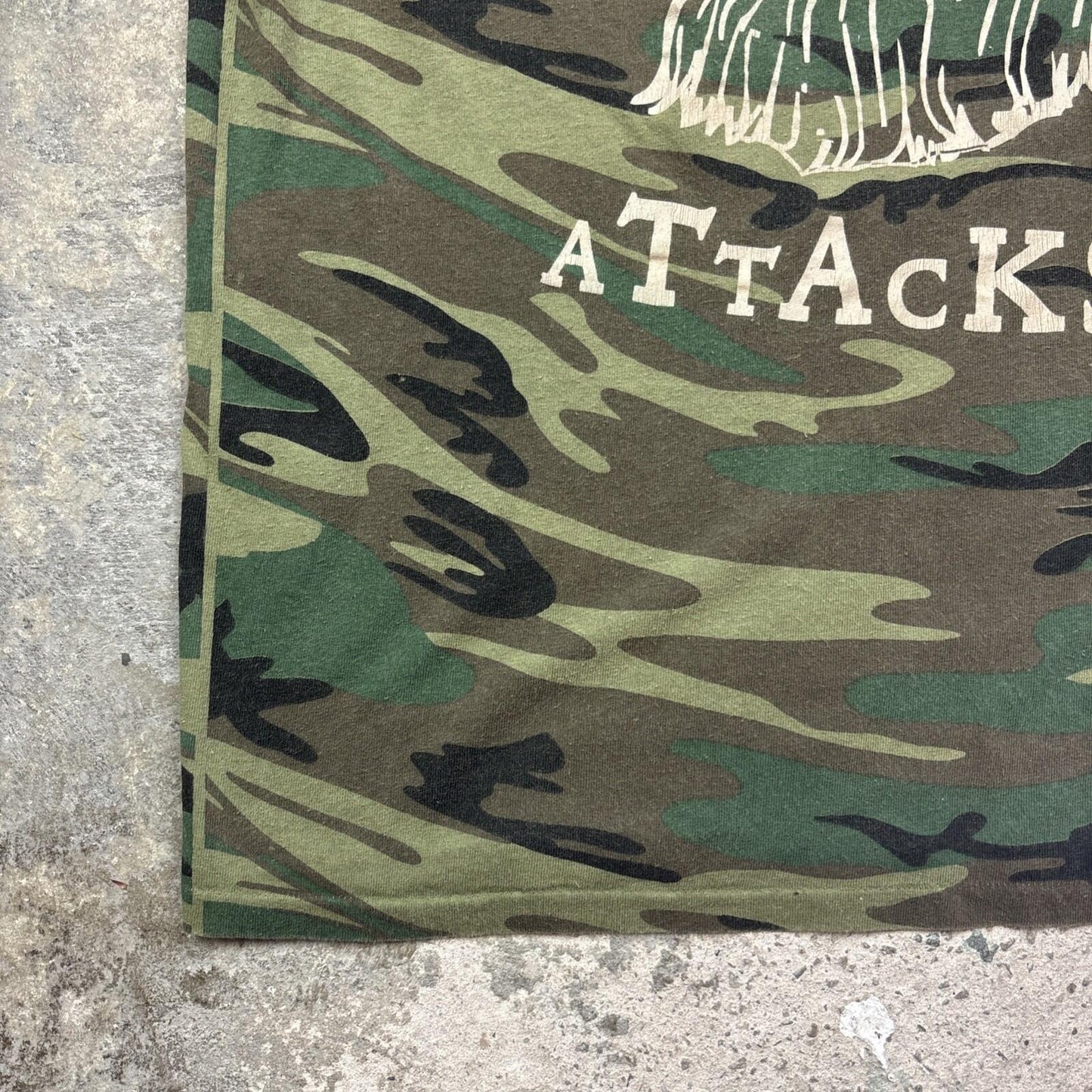 Vintage Camoflauge Single Stitch Graphic T-shirt | Size: XL