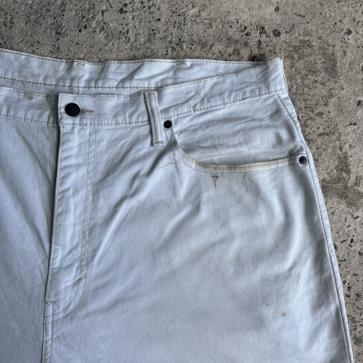 White Levis 569 Denim Jean Shorts | W40"