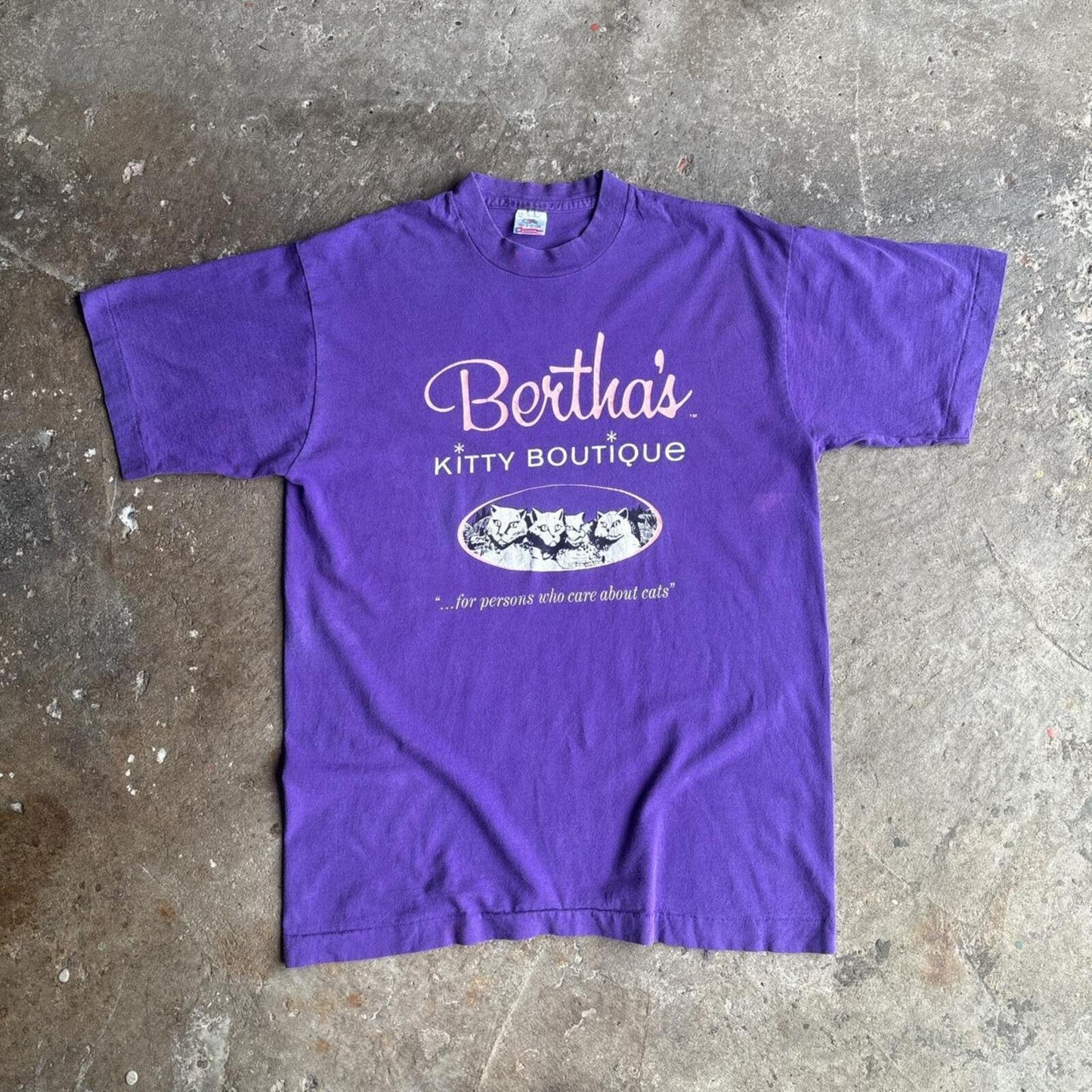 90s Purple 'Bertha's Kitty Boutique' single stitch t-shirt