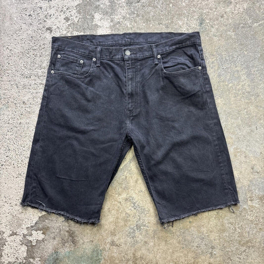 Black Levi’s 569 Men’s Cut Off Shorts - W38