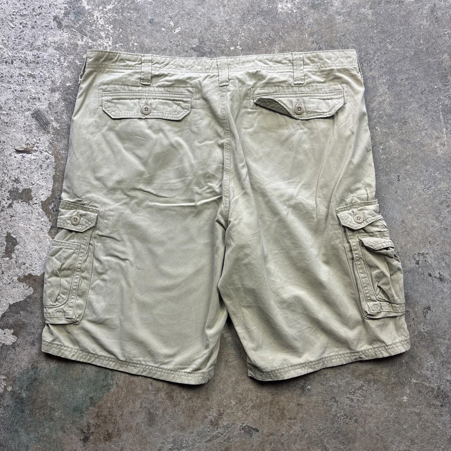 Cream Lee Men’s Cargo Shorts - W42