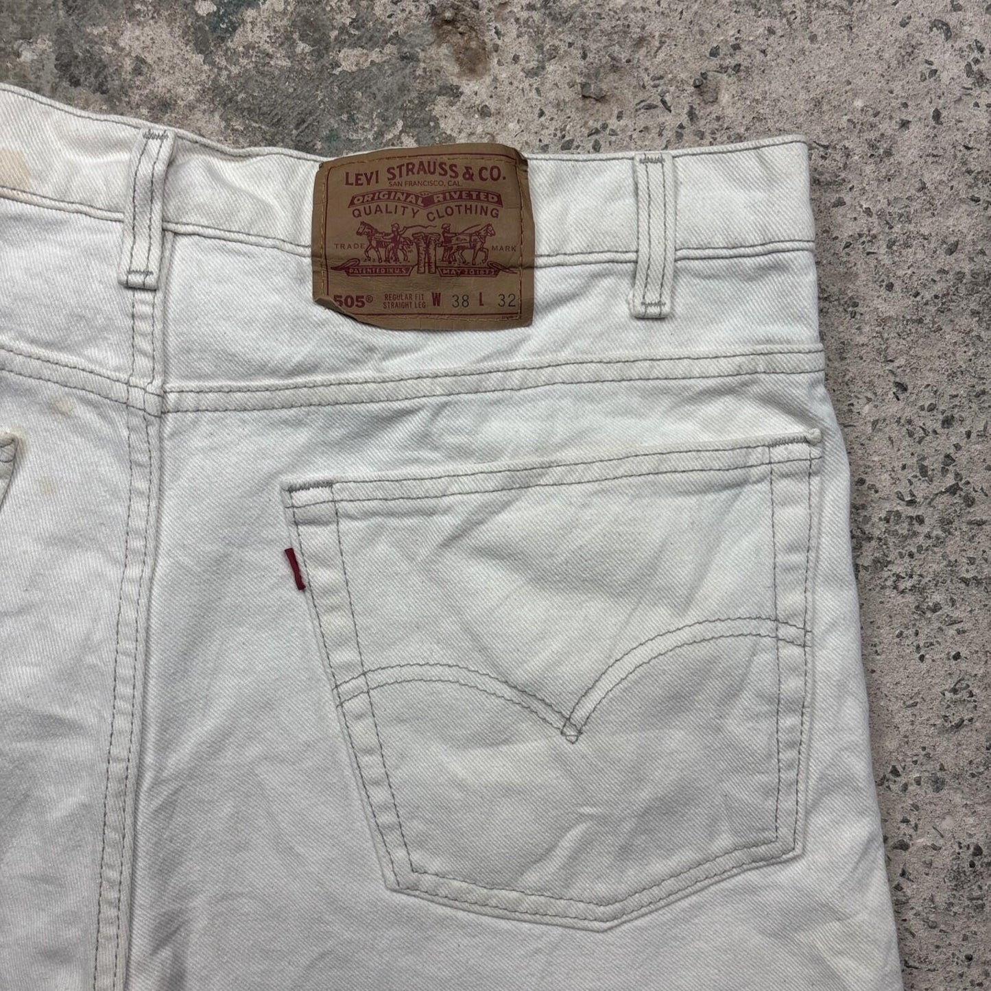 Cream Denim Levi’s 505 Jean Shorts | W38"
