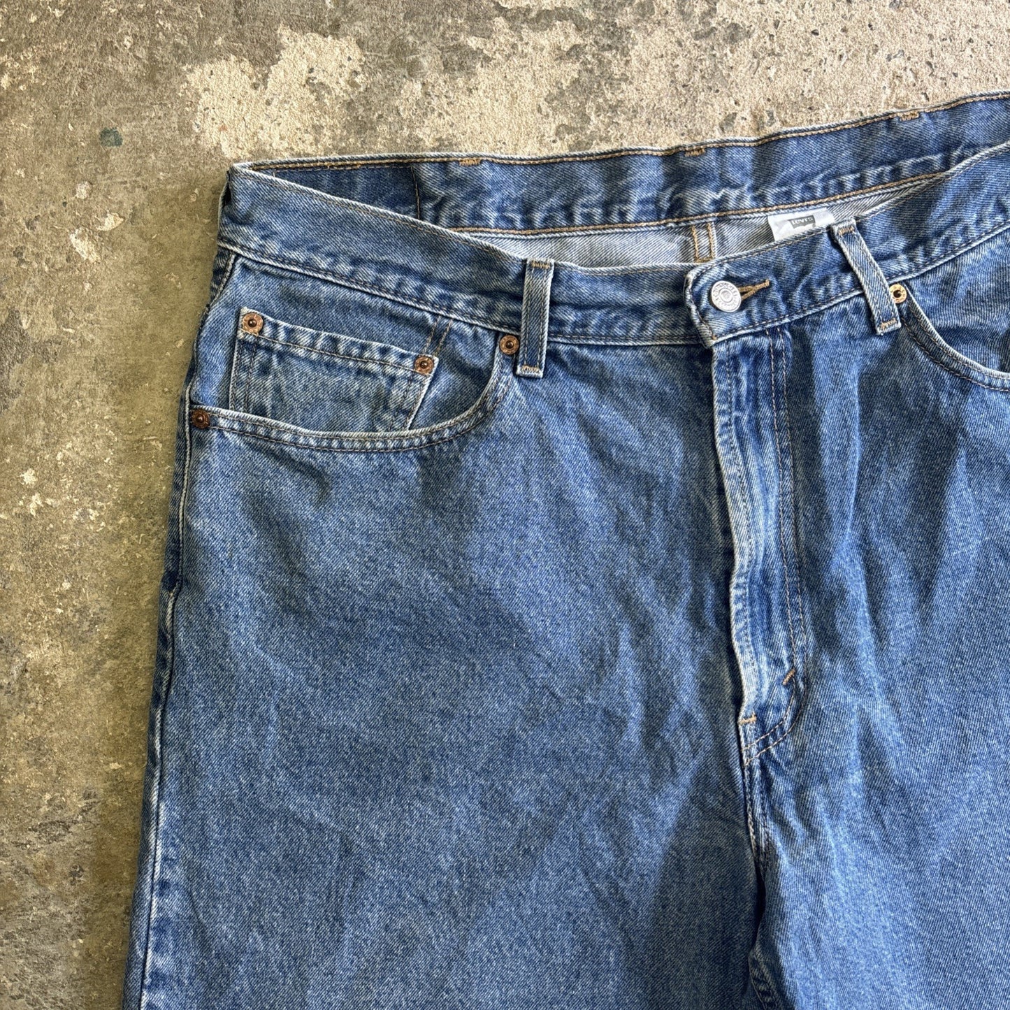 Blue Denim Levi’s 550 Jean Shorts | W38"