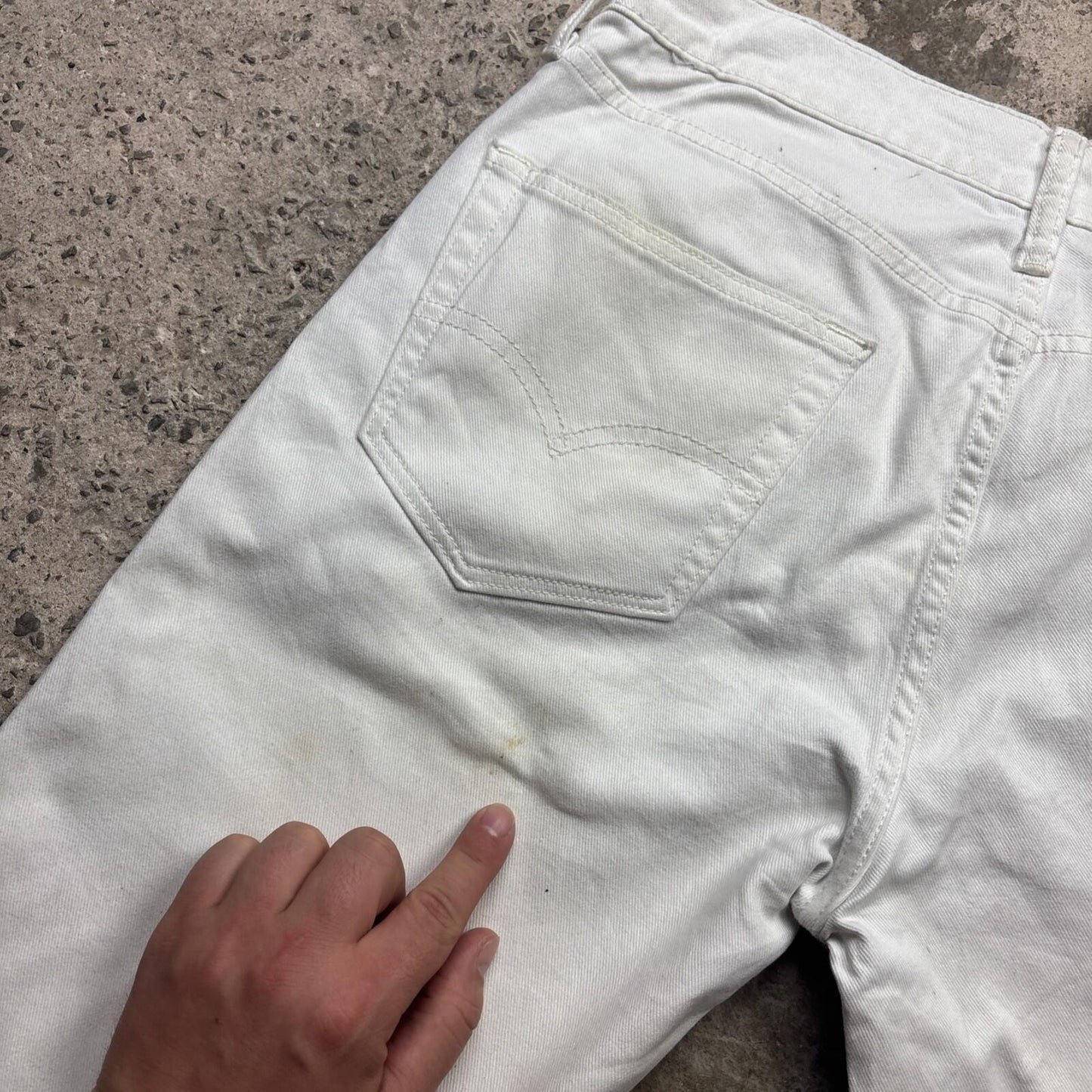 White Levi’s 511 Men’s Cut Off Shorts | W32