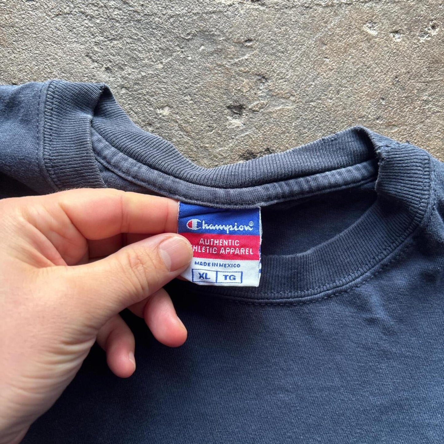 Vintage Navy Champion t-shirt - XL