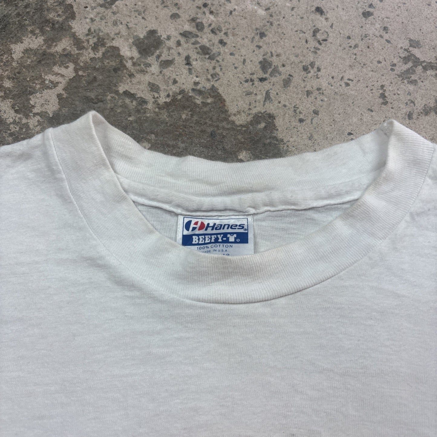 Vintage White Racing Groahic Hanes T-shirt | Size XL