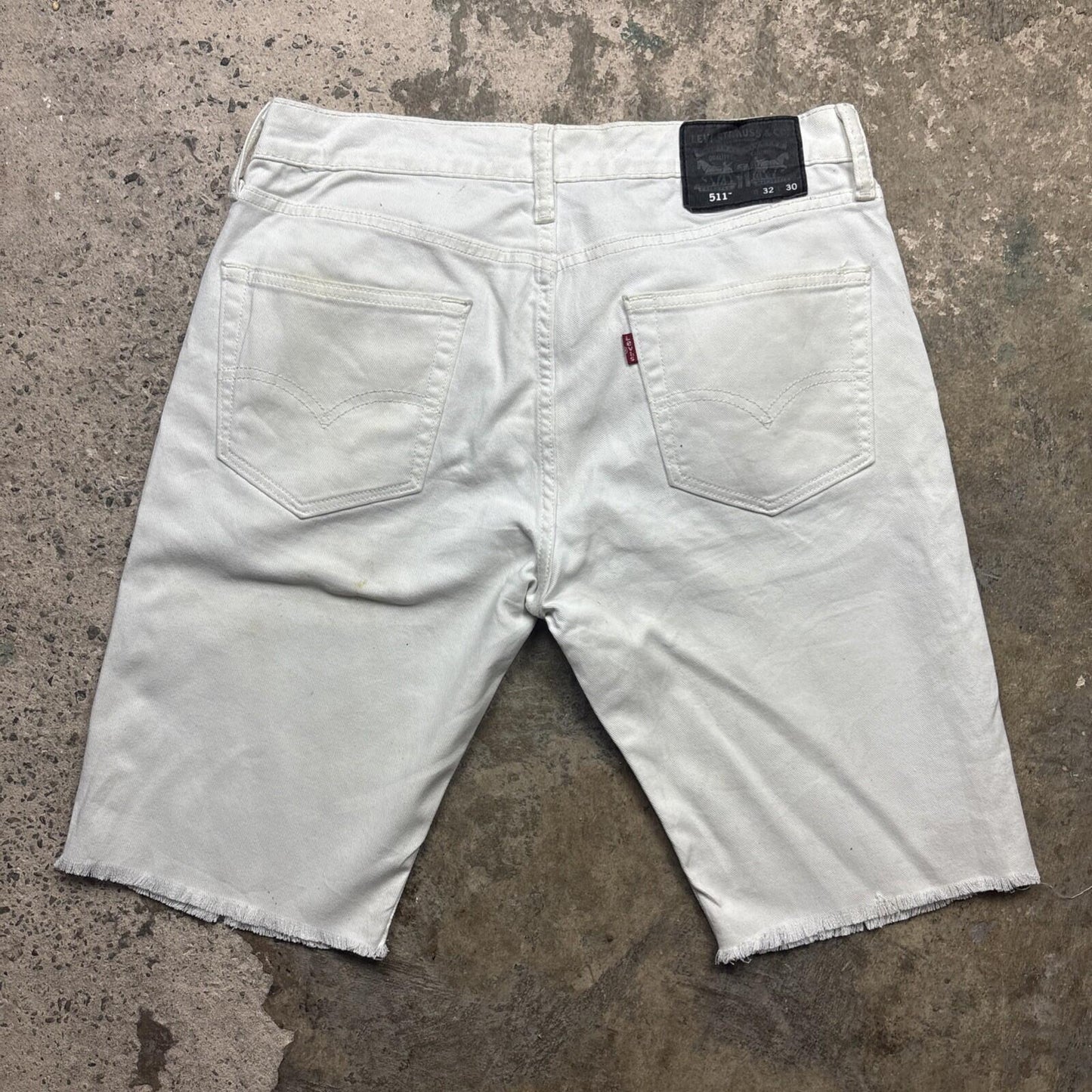 White Levi’s 511 Men’s Cut Off Shorts | W32