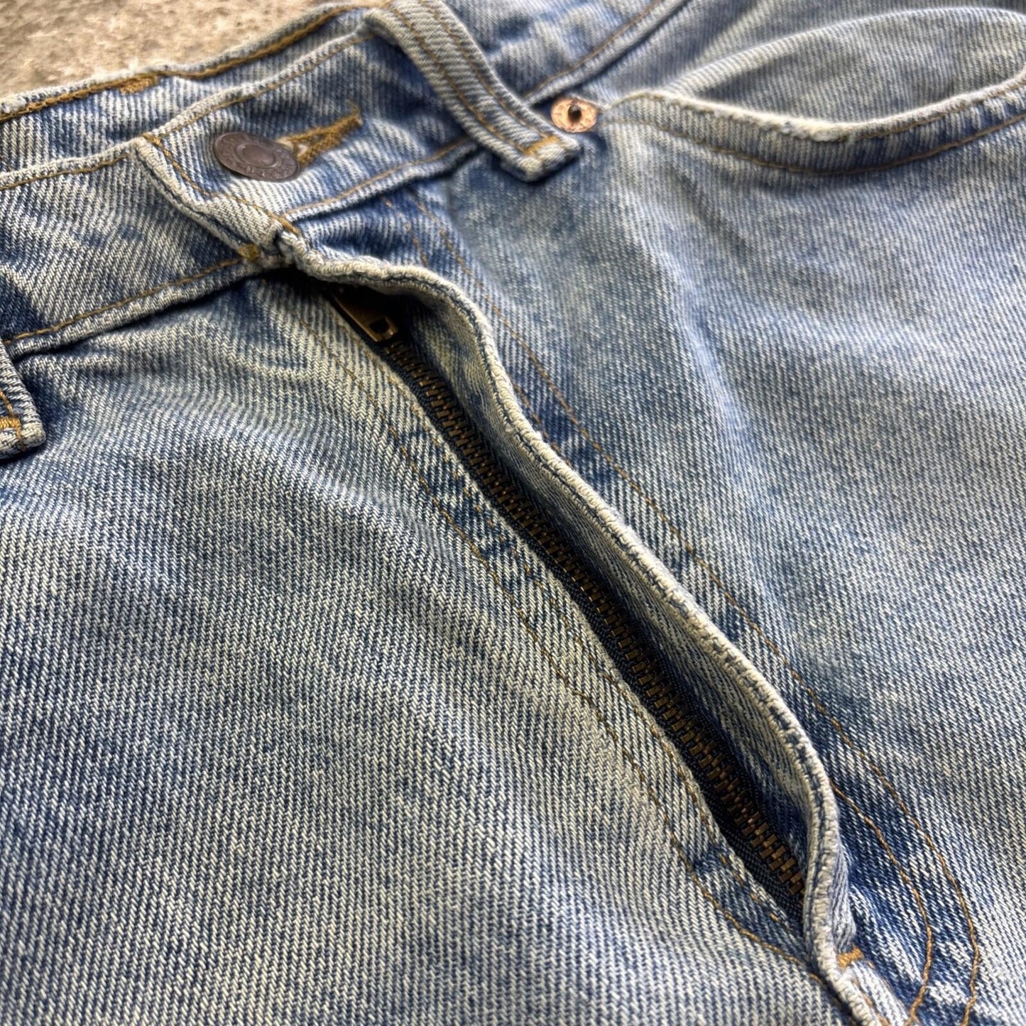 Light Blue Levi’s 631 Cut Off Denim Jean Shorts | W32