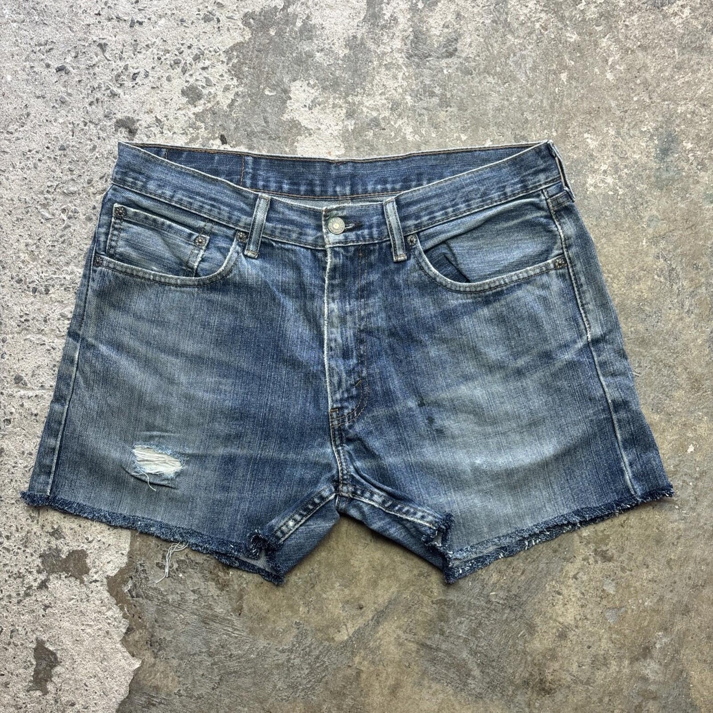 Blue Denim Levi’s 505 Men’s Cut Off Shorts | W33