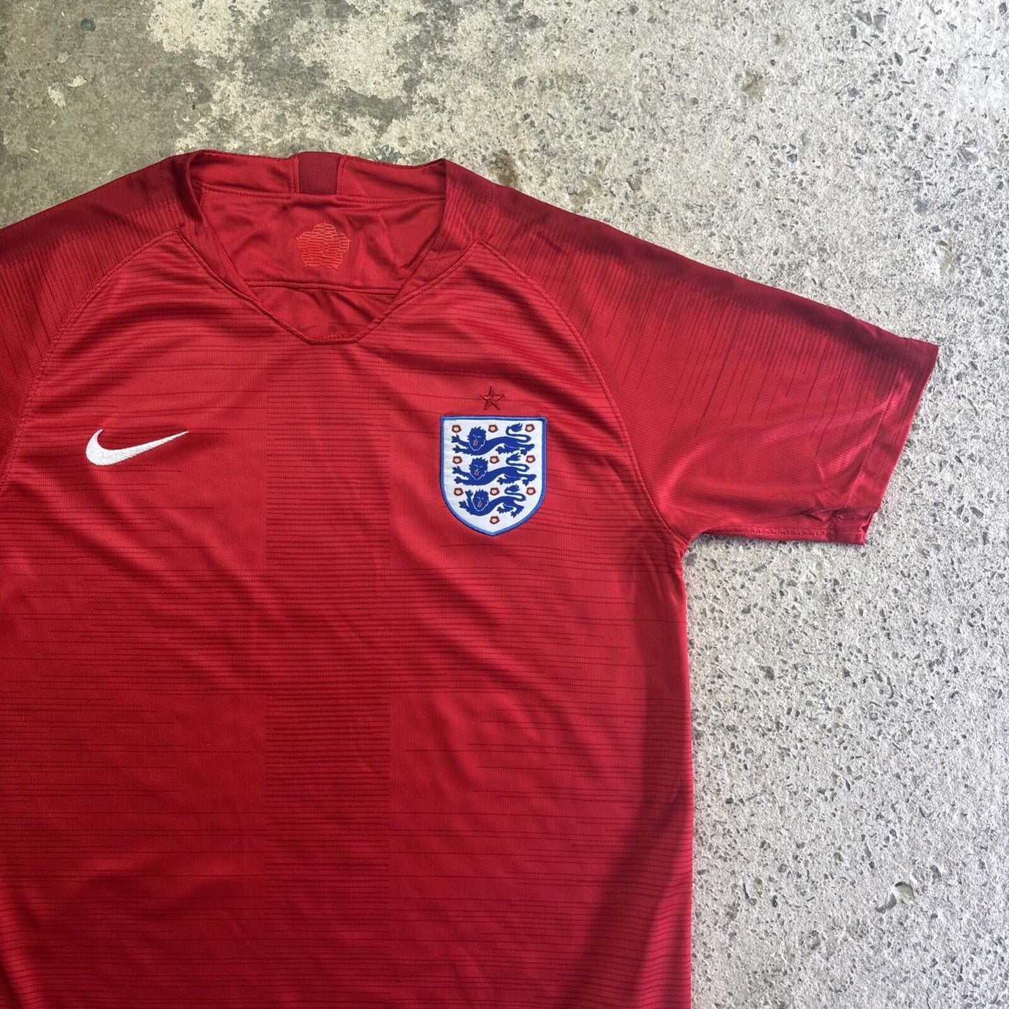 Red England 2018/19 Nike Football Shirt | Size: M