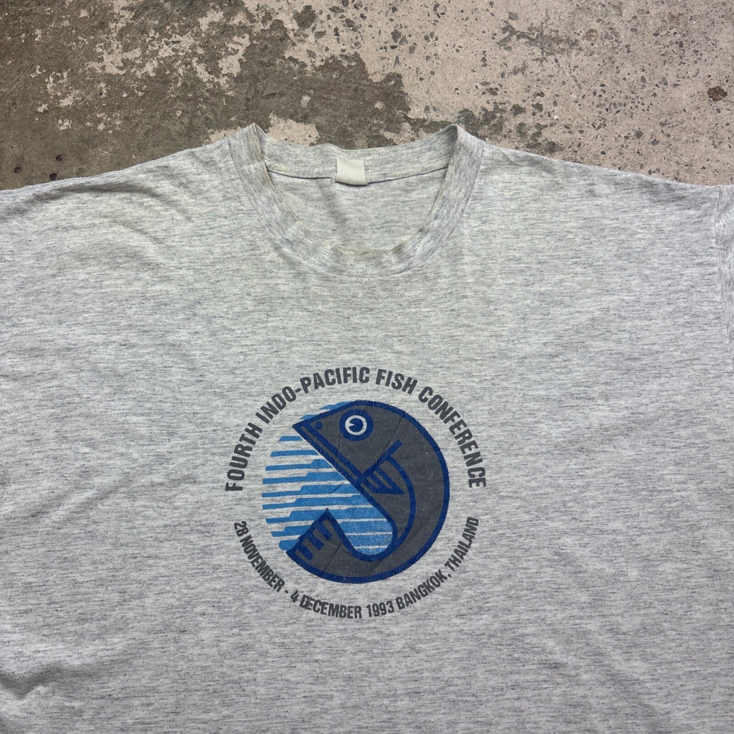 Vintage Grey 90s Graphic T-Shirt | Size XL