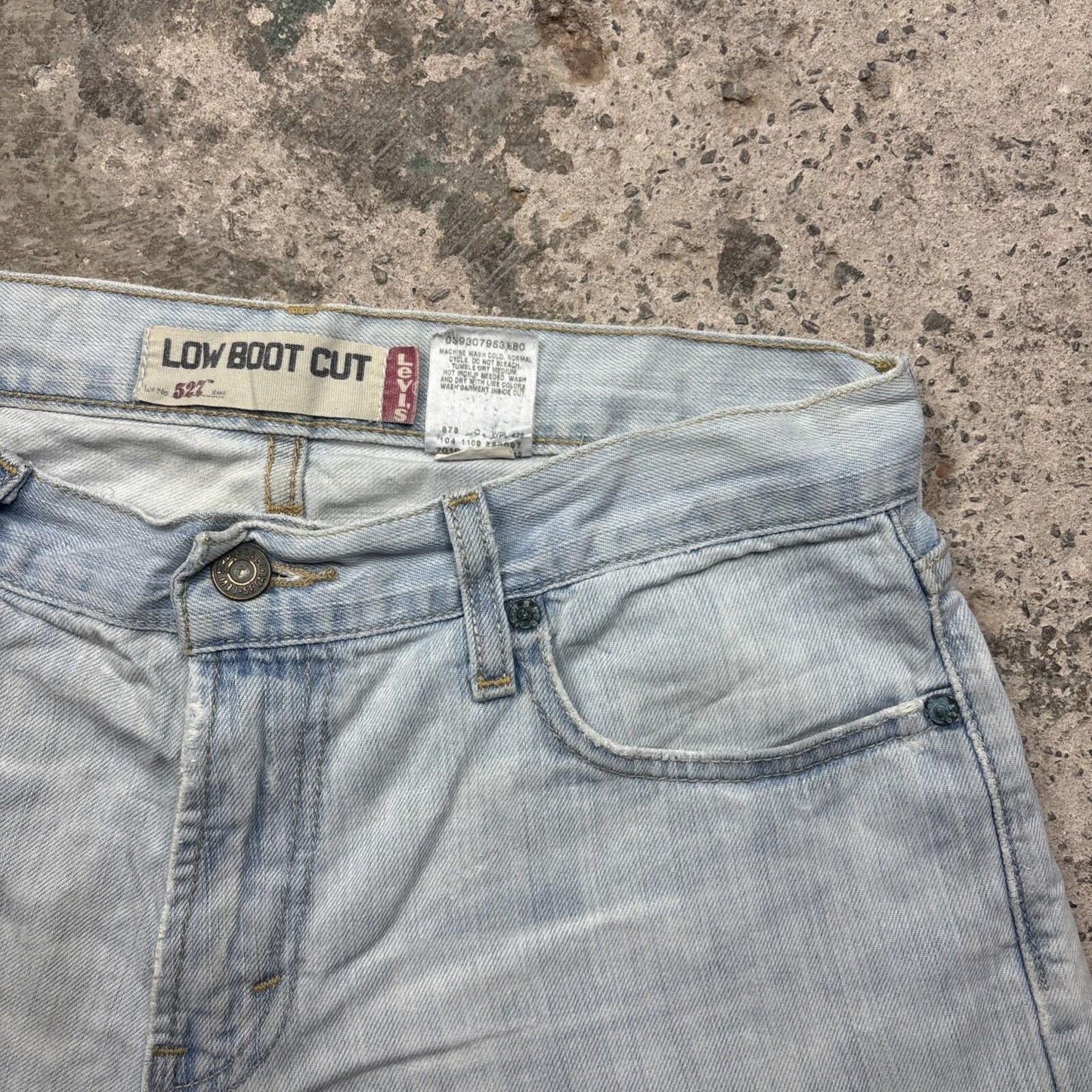 Light Blue Denim Levi’s 527 Cut Off Women’s Jean Shorts | W30