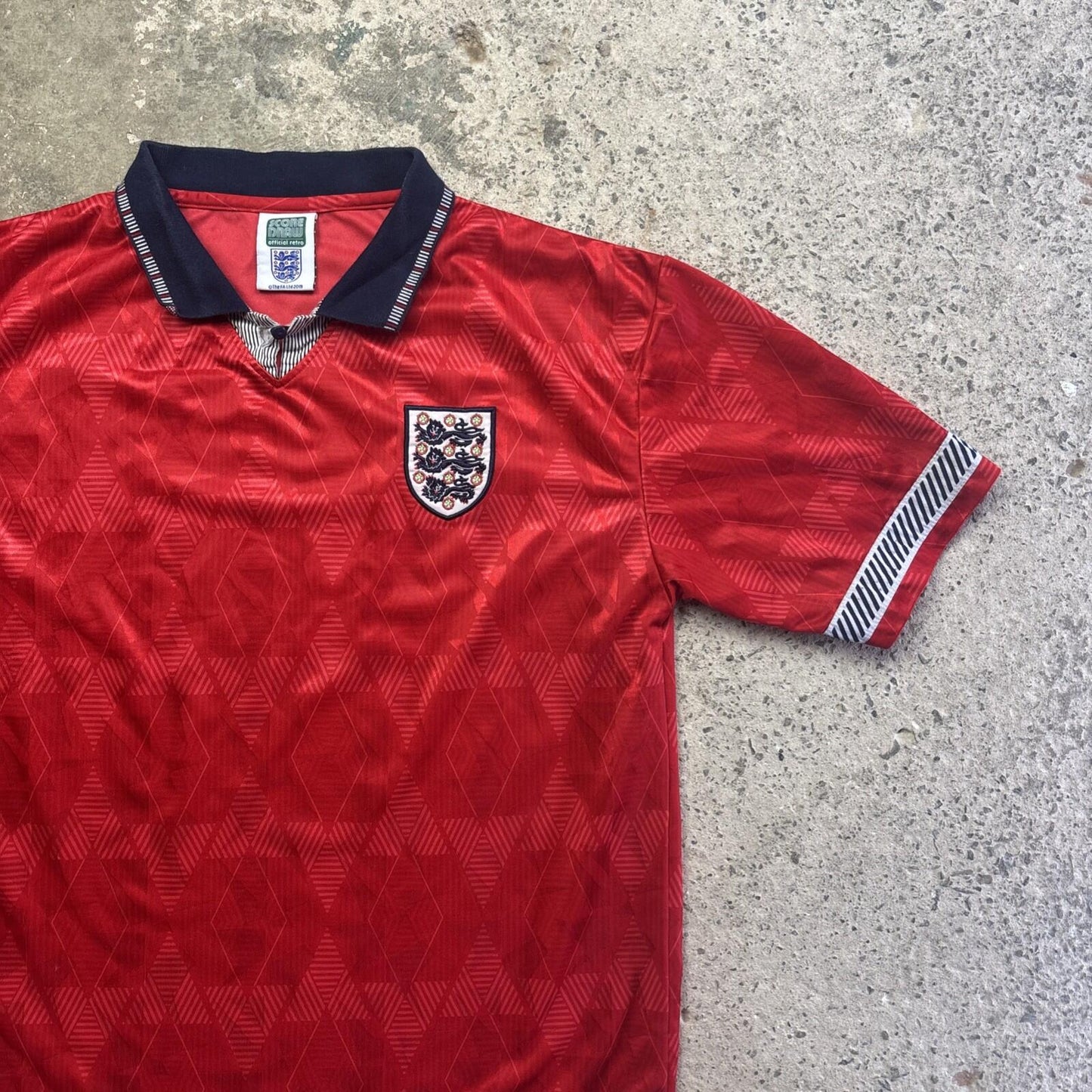 Red England Official Retro Style Football Shirt | Size: L