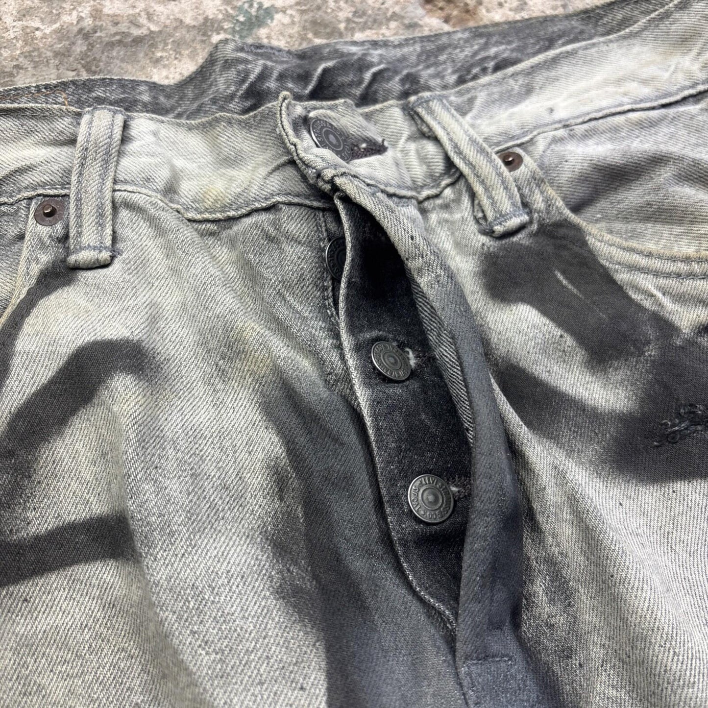 Grey & Black Paint Design Levi’s Jean Shorts | W30"