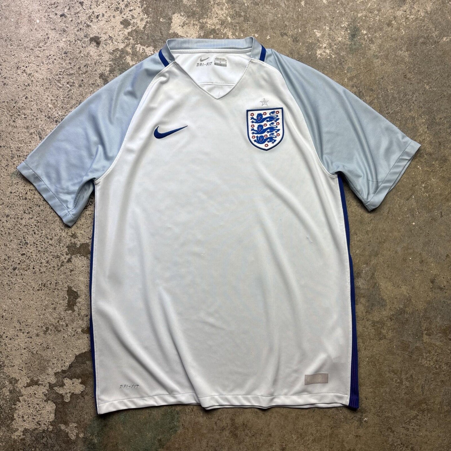 Nike 2016/17 England National Team Men's Home Football Shirt | Size L