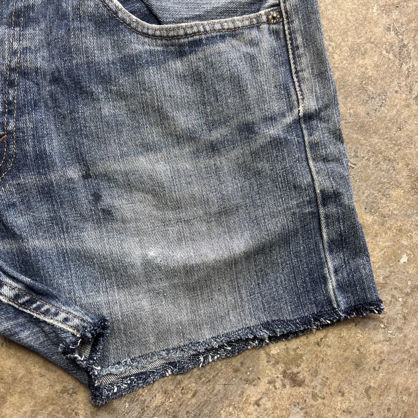 Blue Denim Levi’s 505 Men’s Cut Off Shorts | W33