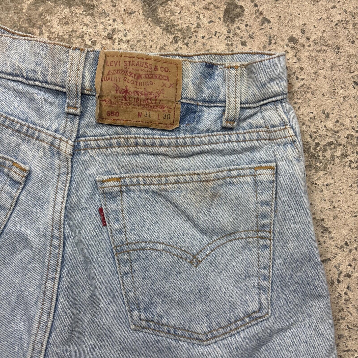 Light Blue Denim Levi’s 550 Cut Off Jean Shorts | W31"